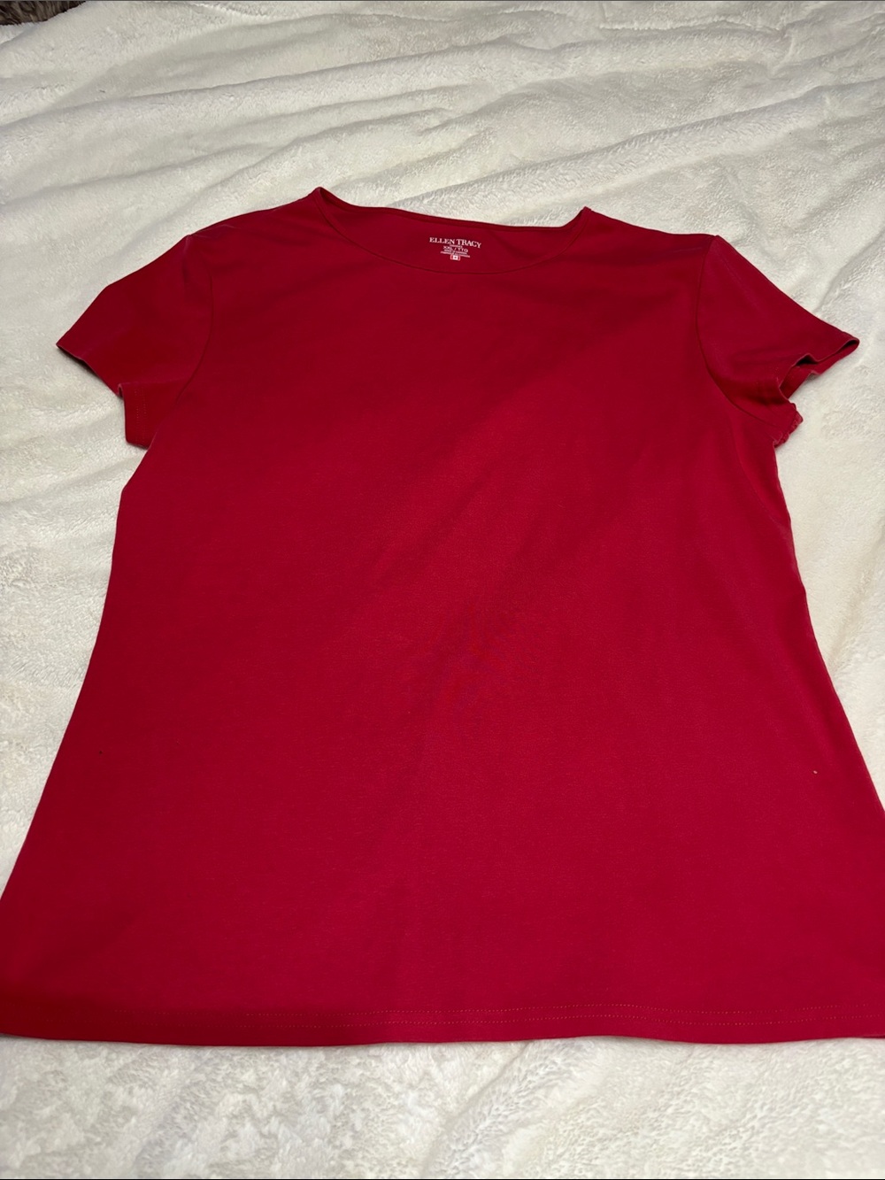 Ellen Tracy Red Short-Sleeve Crewneck Tee